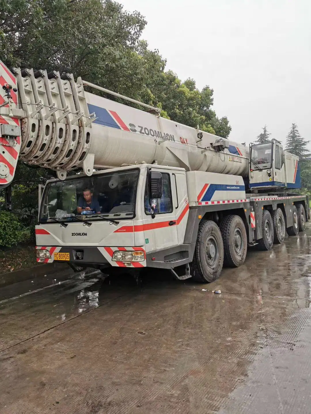 Guindaste de camiões usado Zoomlion Qay220 220t guindaste de lança de malha Na China para Venda