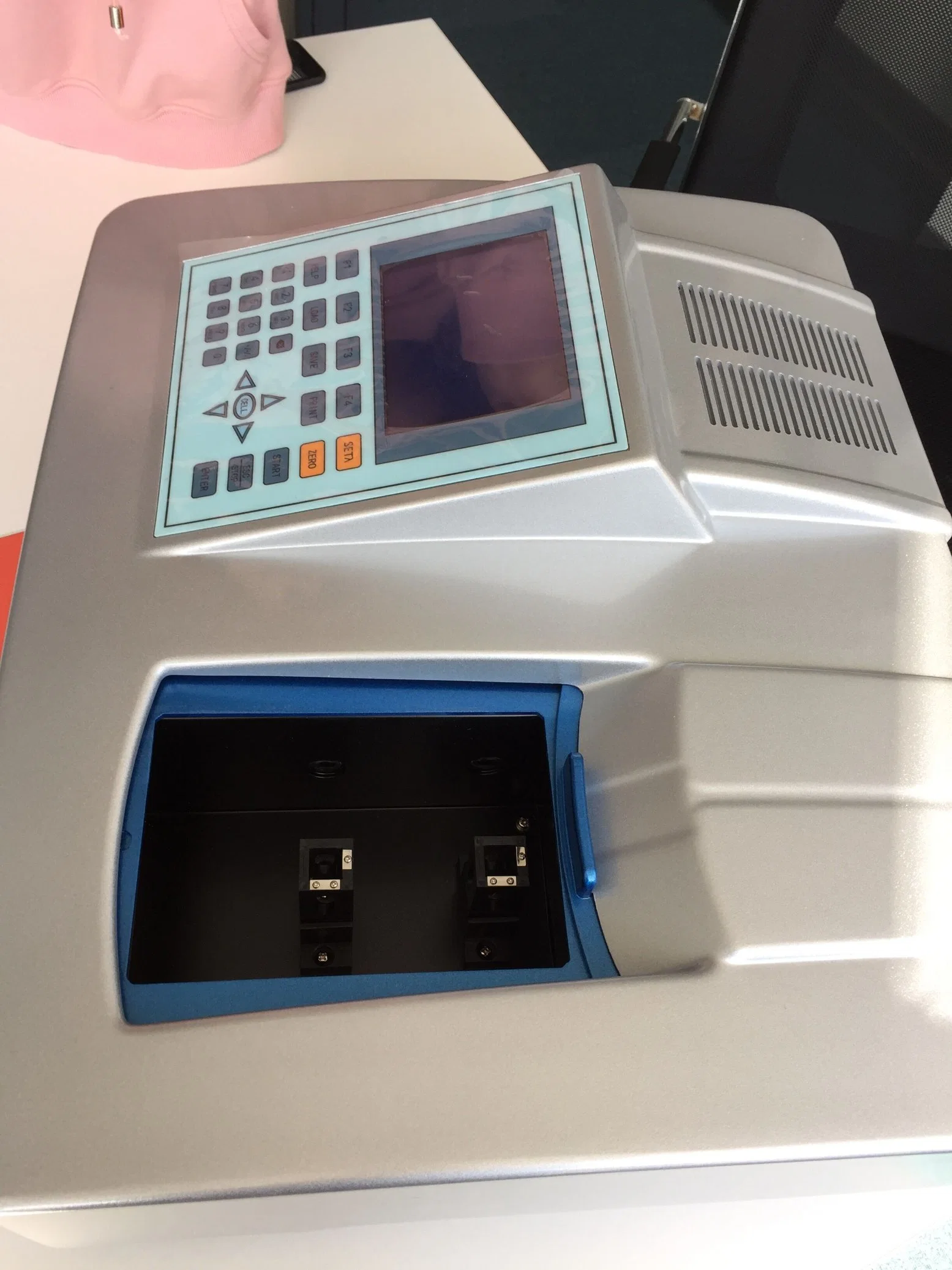 High Performance Double Beam 110-1900nm Multi Band Width Lab UV Vis Spectrophotometer