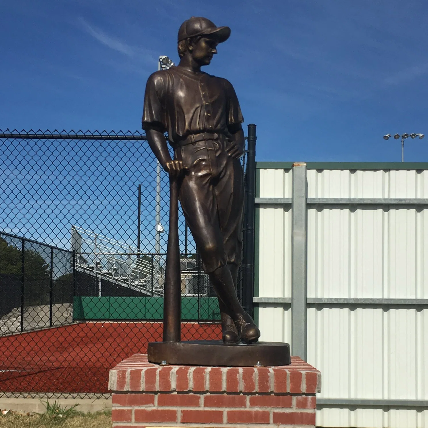 Gymnasium Outdoor Decorative Sculpture Life Size Bronze Baseball Player Statue