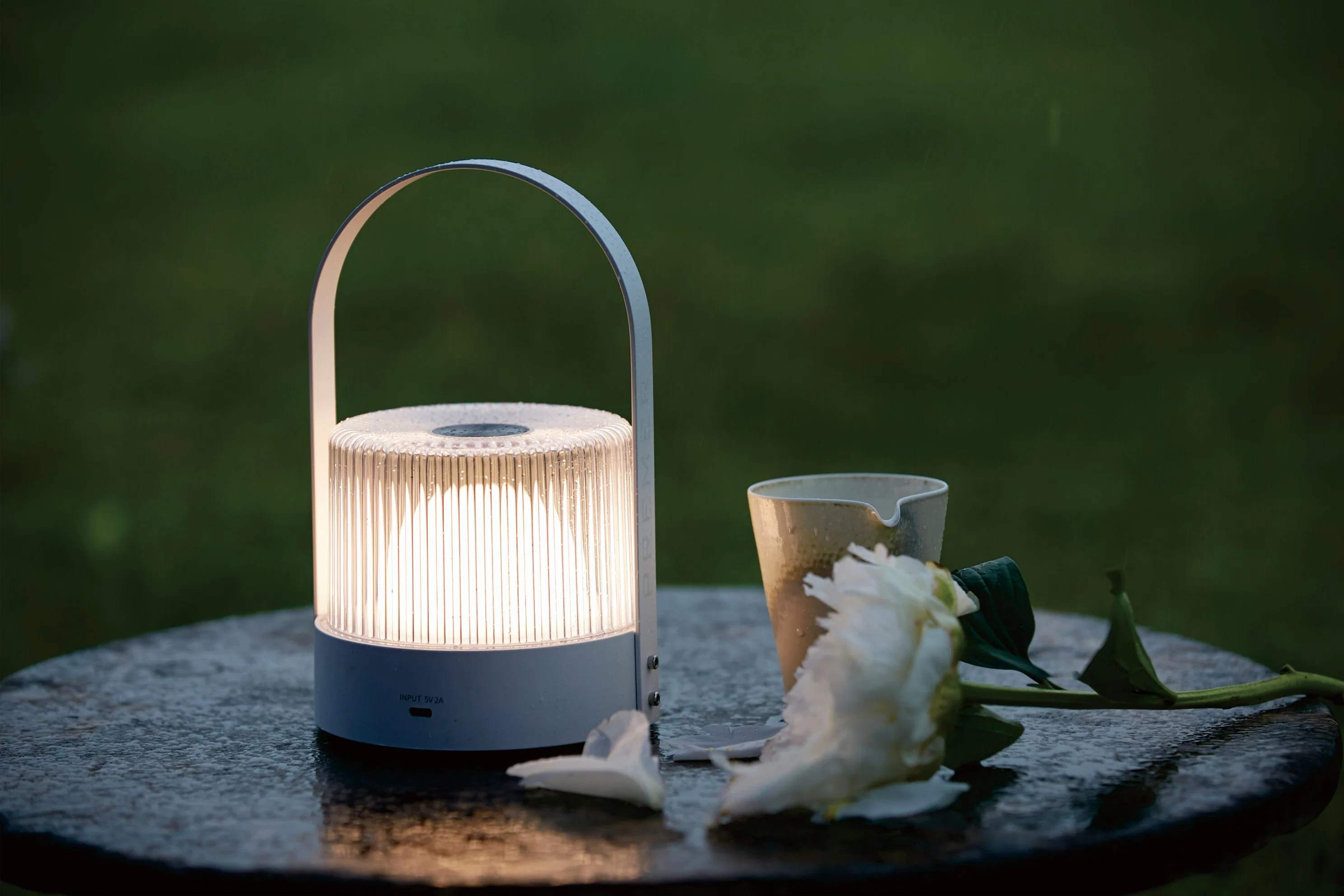 Batería LED recargable de alta calidad portátil Camping Bedroom Livingroom Fashion Table Lámpara