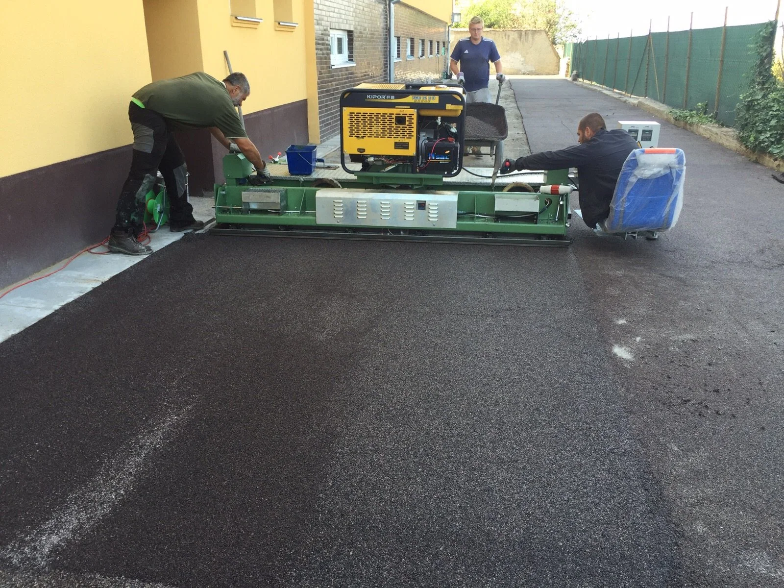 Paver Machine with Generator System for Running Track