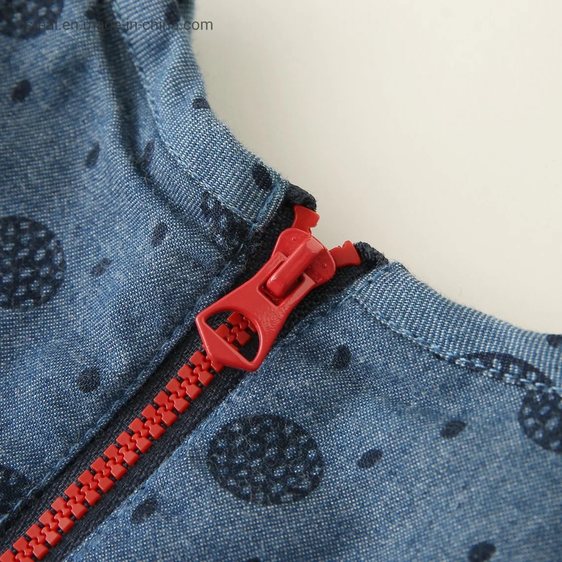 Kinder schöne Kleidung Mädchen Denim Gewebtes Kleid und rote Baumwolle Ärmel mit Reißverschluss hinten