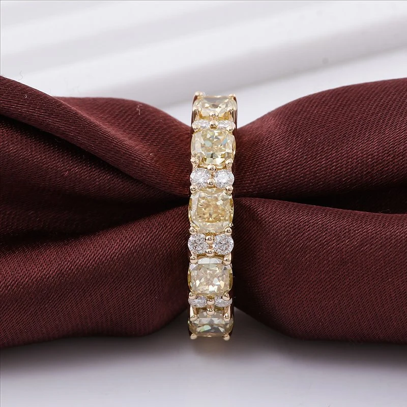 Bagues de bijoux en diamants Moissnaite femmes Yelloow Moissanite spécial de l'éternité Band avec bague de mariage d'engagement 18K