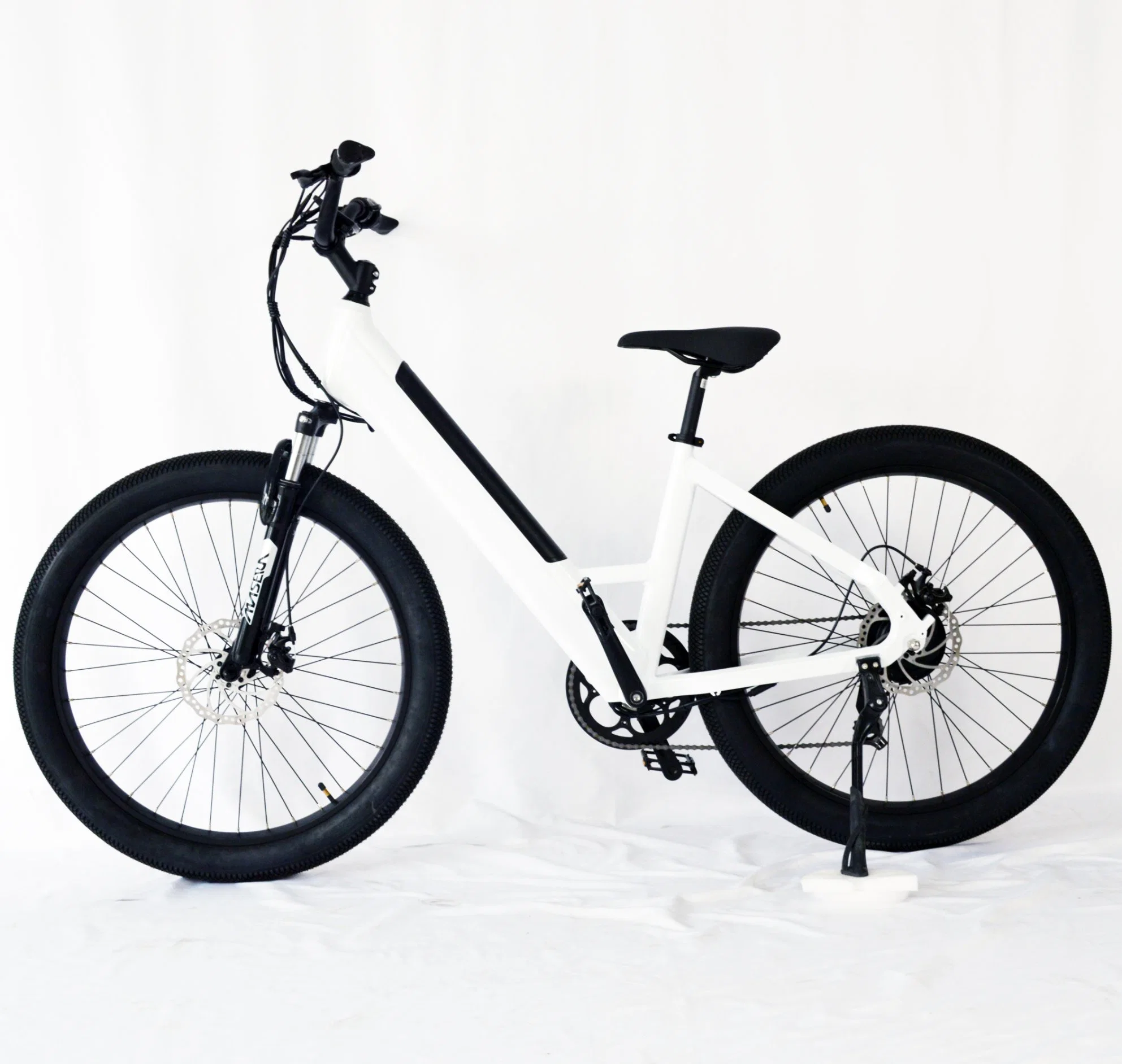 26" ou 27,5" Vélo électrique cool avec batterie cachée Ebike