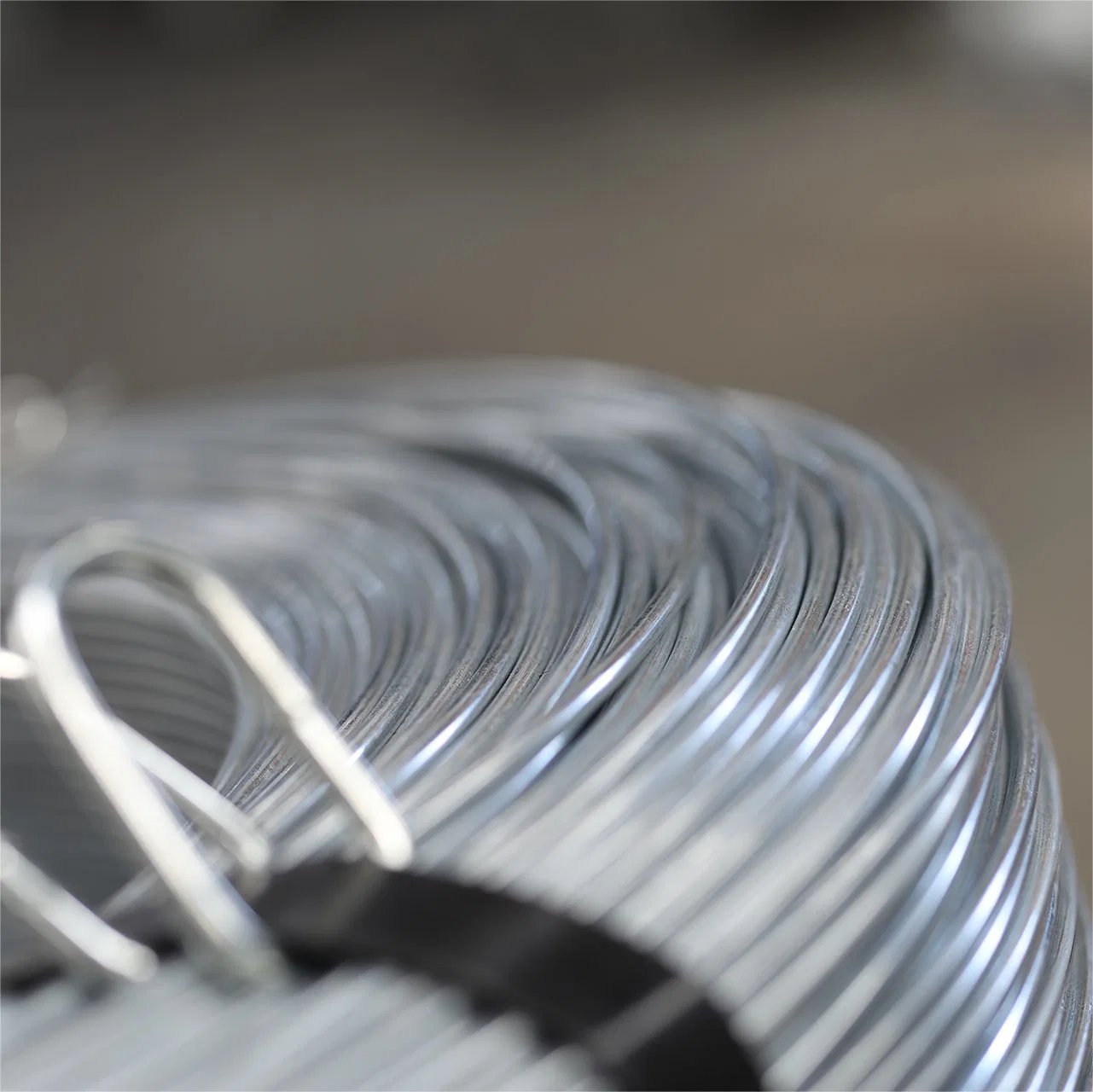 Factory Supply Low Carbon Steel Wire Hot Dipped Binding Gi Wire Bwg 8-Bwg 22 1.2mm 1.45mm Electro Galvanized Iron Wire for Construction and Wire Mesh Making