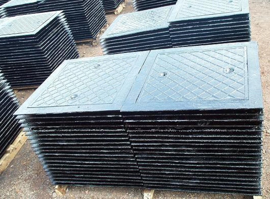 Customized High Strength Ductile Cast Iron Square Manhole Cover for Roadway Safety