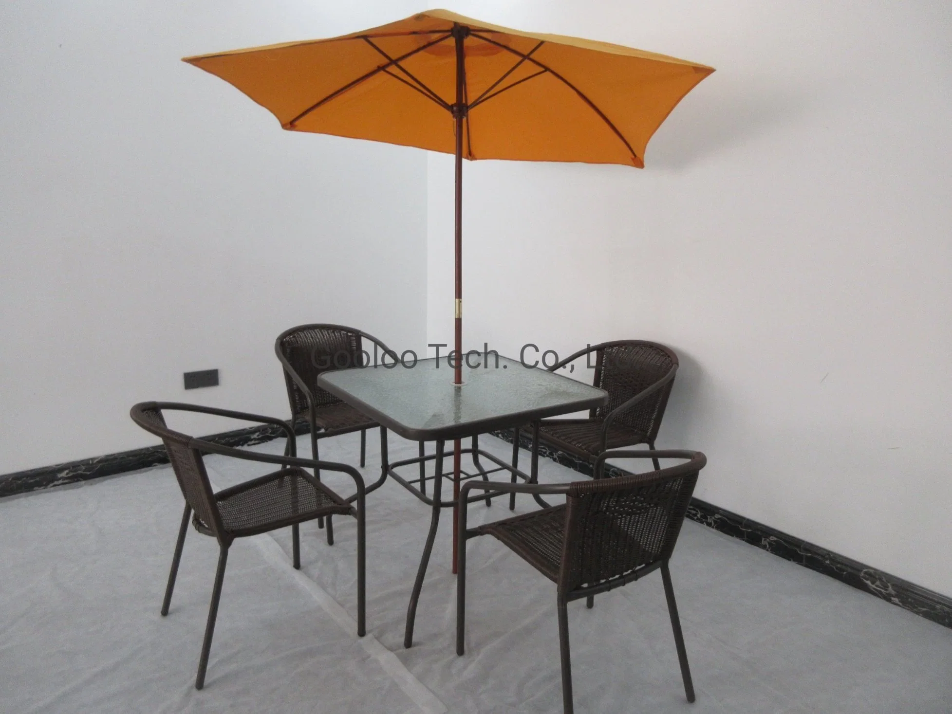 Mobiliário de jantar cadeiras de jantar e mesa com o Parasol