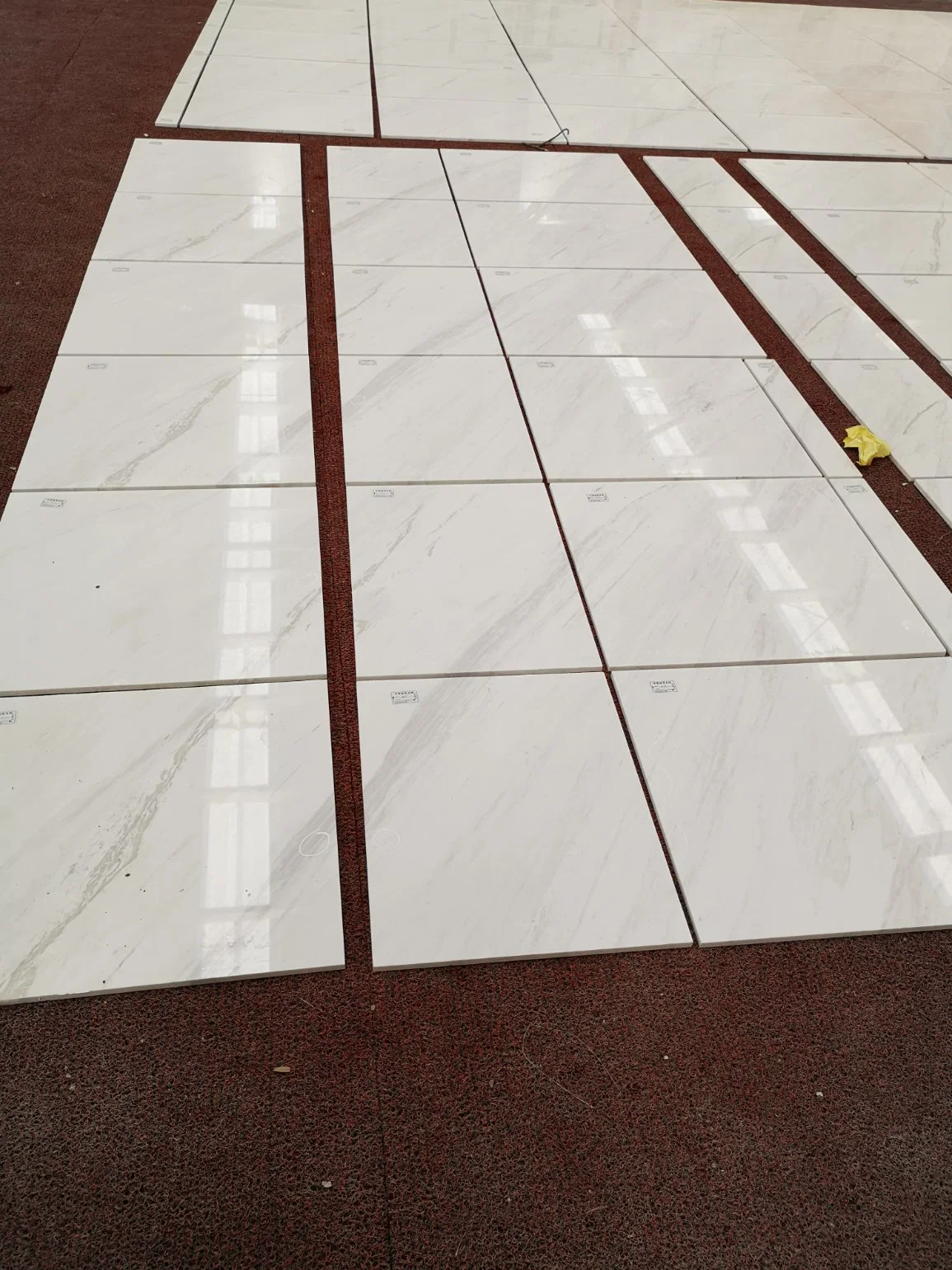 Shi Yashi White Stone Natural Marble Suitable for The Villa Wall Floor Stair Countertops