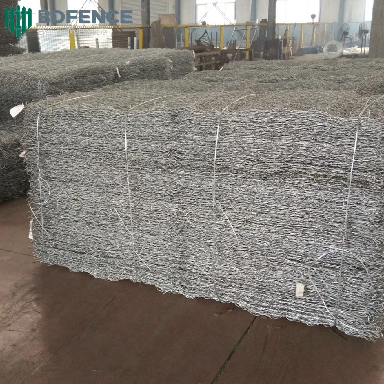 60*80mm, 80*100mm, 100*120mm, etc. Bd Hexagonal valla + bandeja de plástico Gabion