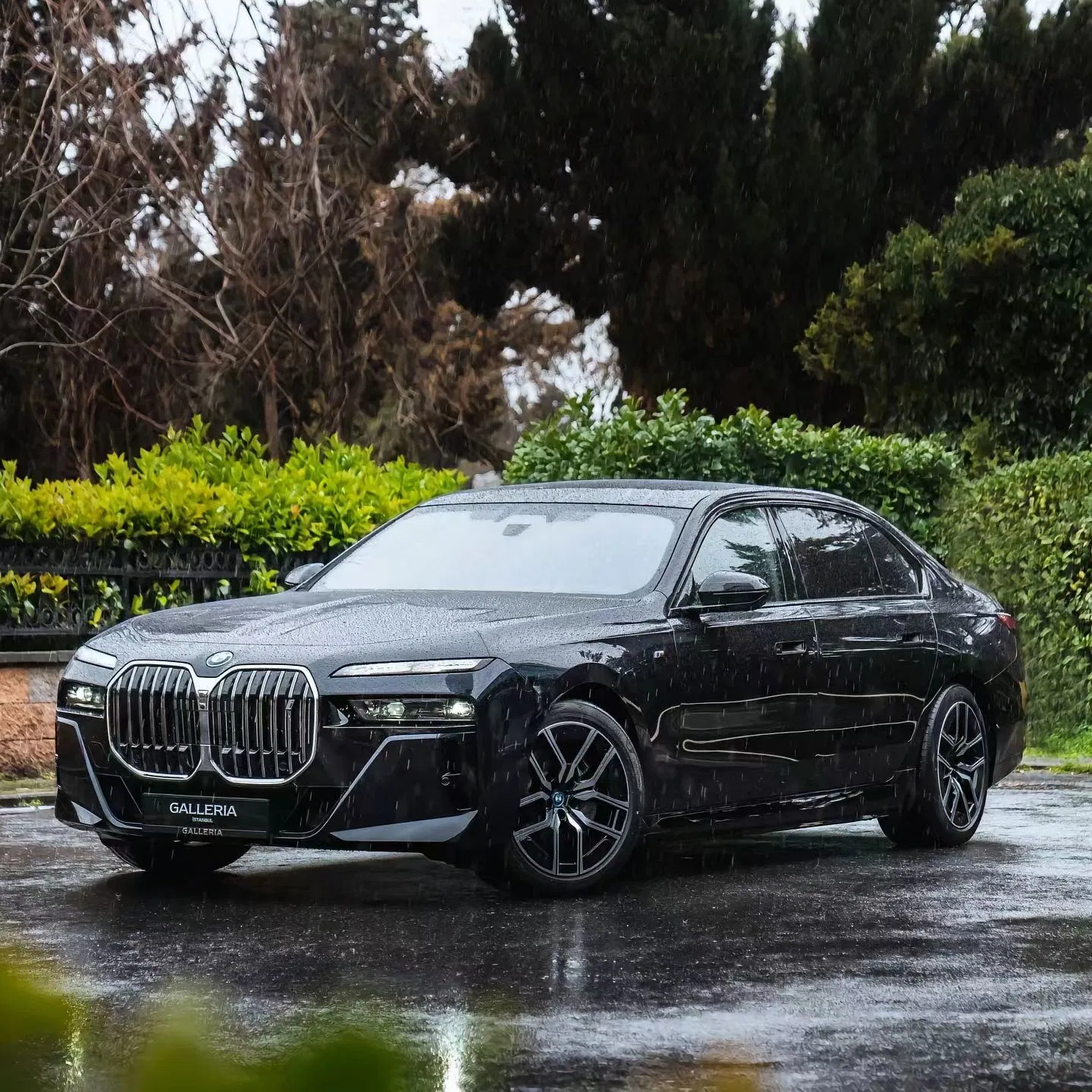 New Luxury High-Quality Family Electric Used Car Sedan 2024 BMW I7 Electric Car