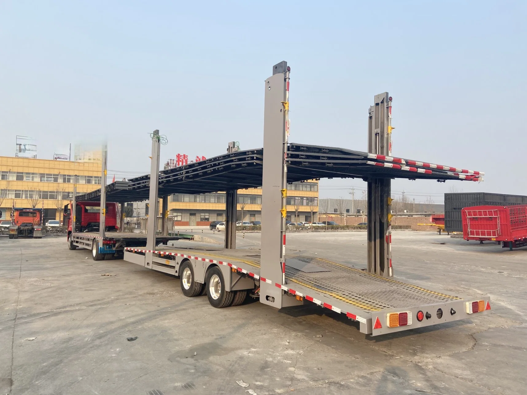 Car-transporter / car Carrier Trailer CAN Carrier 8 unités SUV Chine Fabricant