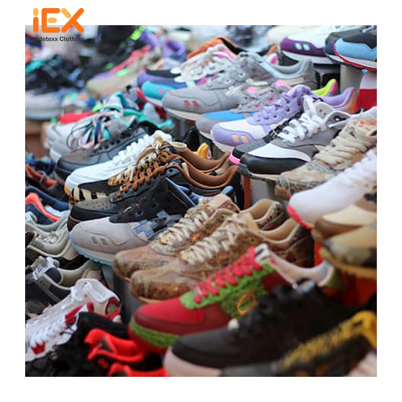 Первоклассная обувь с фирменным знаком «второе условие», включая подержанные бренды и высококачественные варианты.