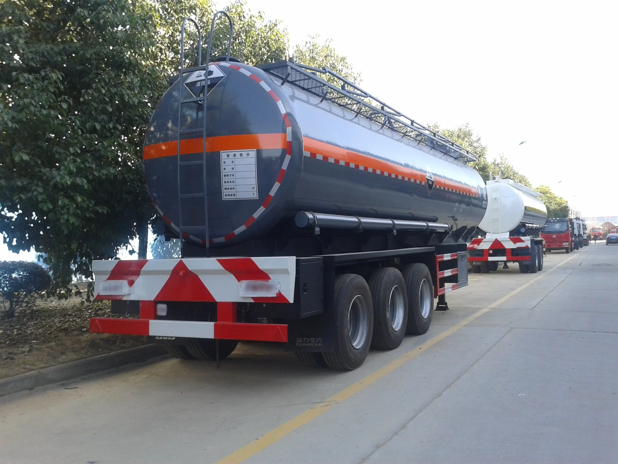 Tri Axles 30tons Carbon Steel Corrosive Acid Liquid Tank Semi Trailer for African Market