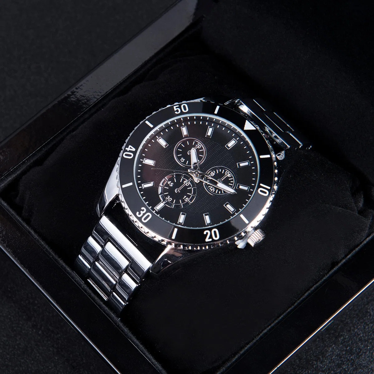 Hot Selling Custom OEM Design Fashion Male Clock Quartz Metal Watch Alloy Men Watch