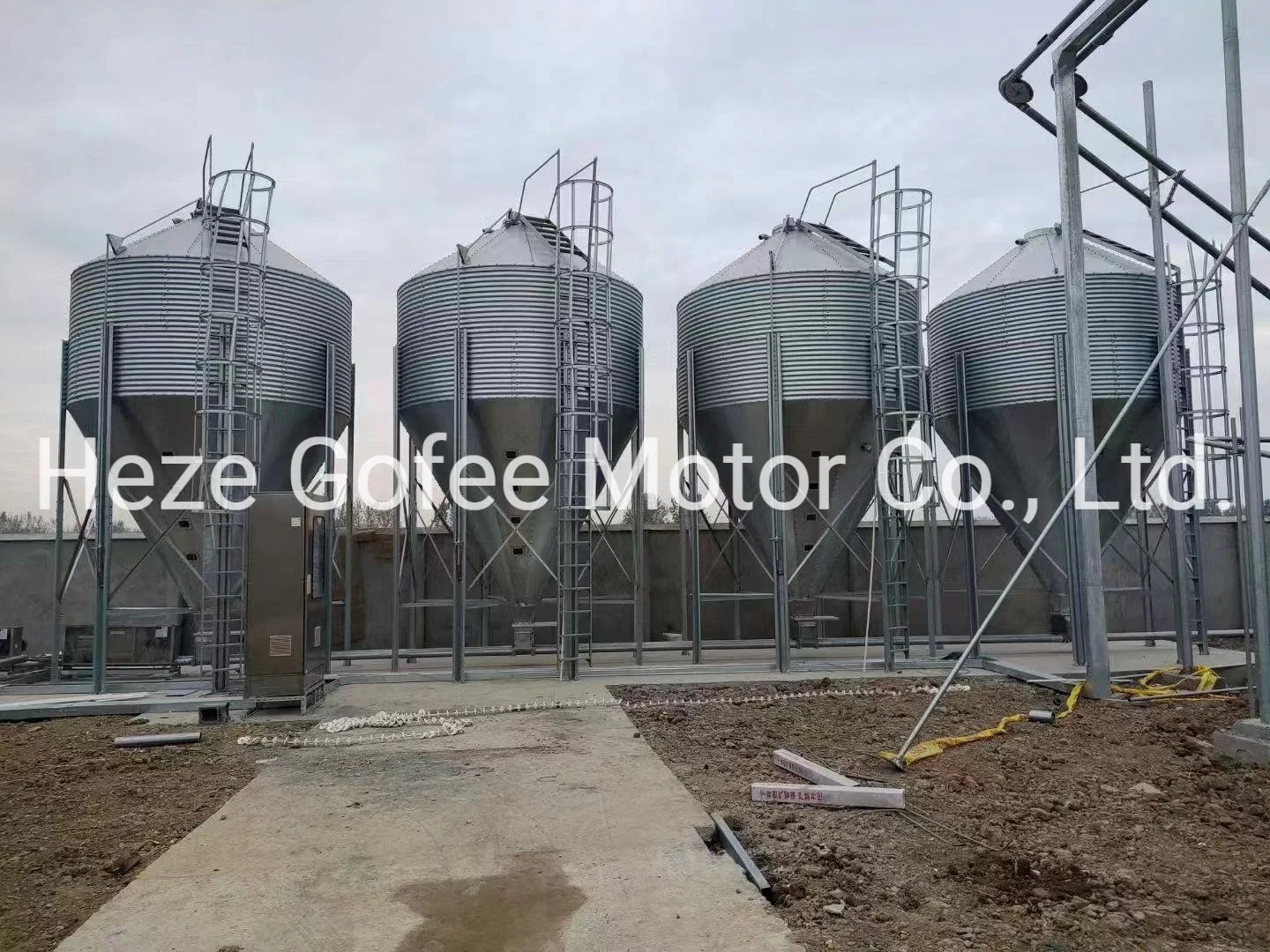 Torre de silo de alimentos para aves de corral de la casa chapas galvanizadas alimentación del ganado Gallinero