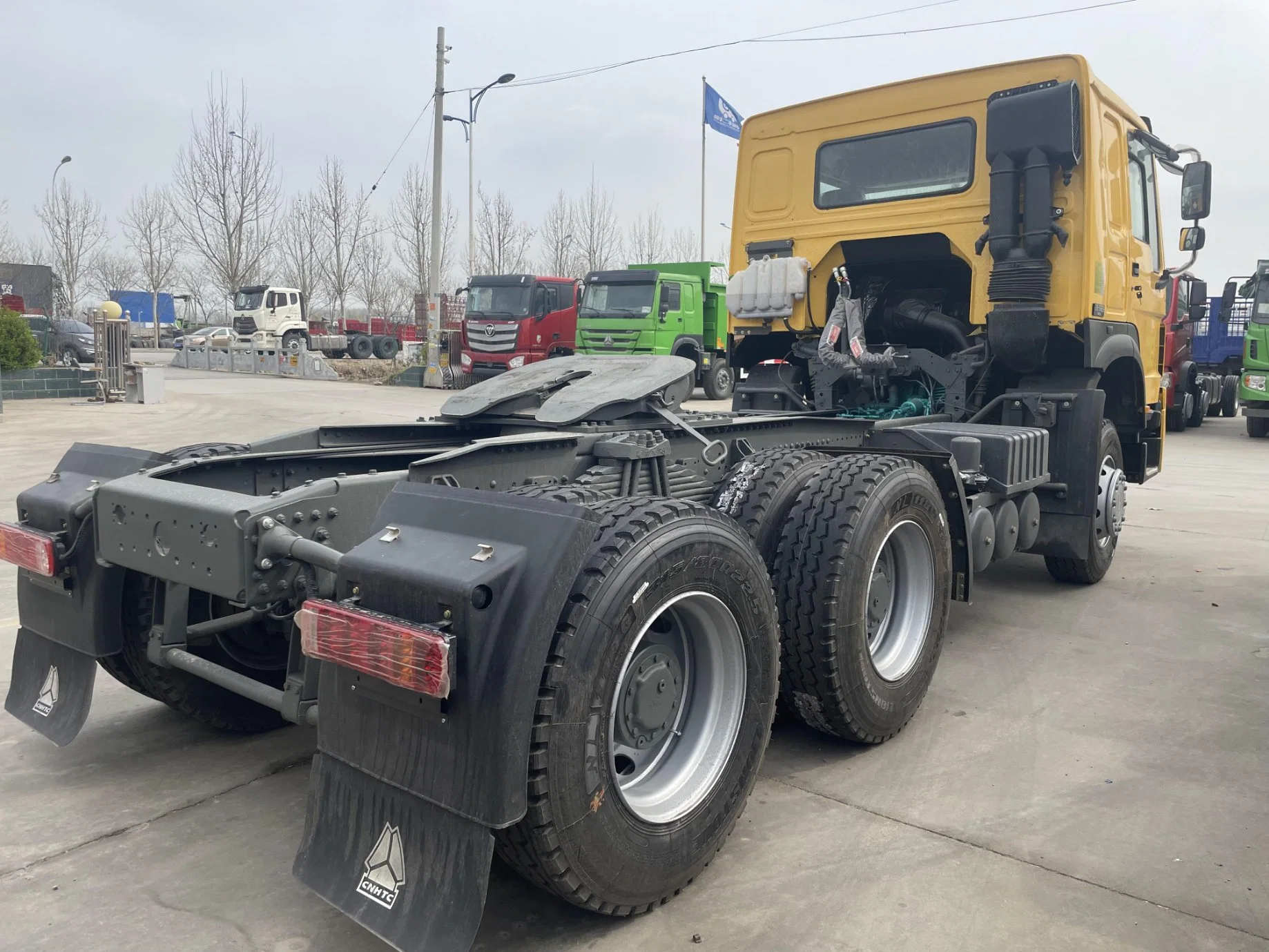 Usa Sinotruk HOWO 371CV /375CV de remolque de tractor camión en buenas condiciones.