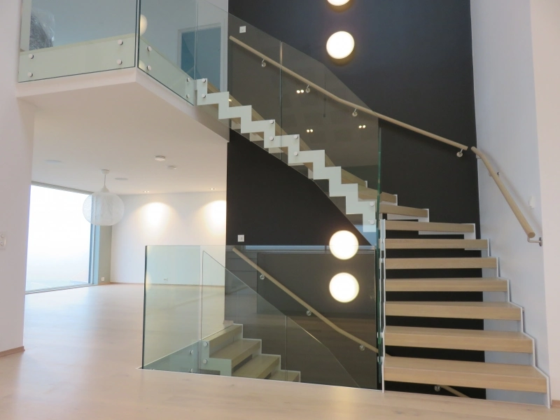 Double Steel Zig Zag Stringer Glass and Wood Step Staircase