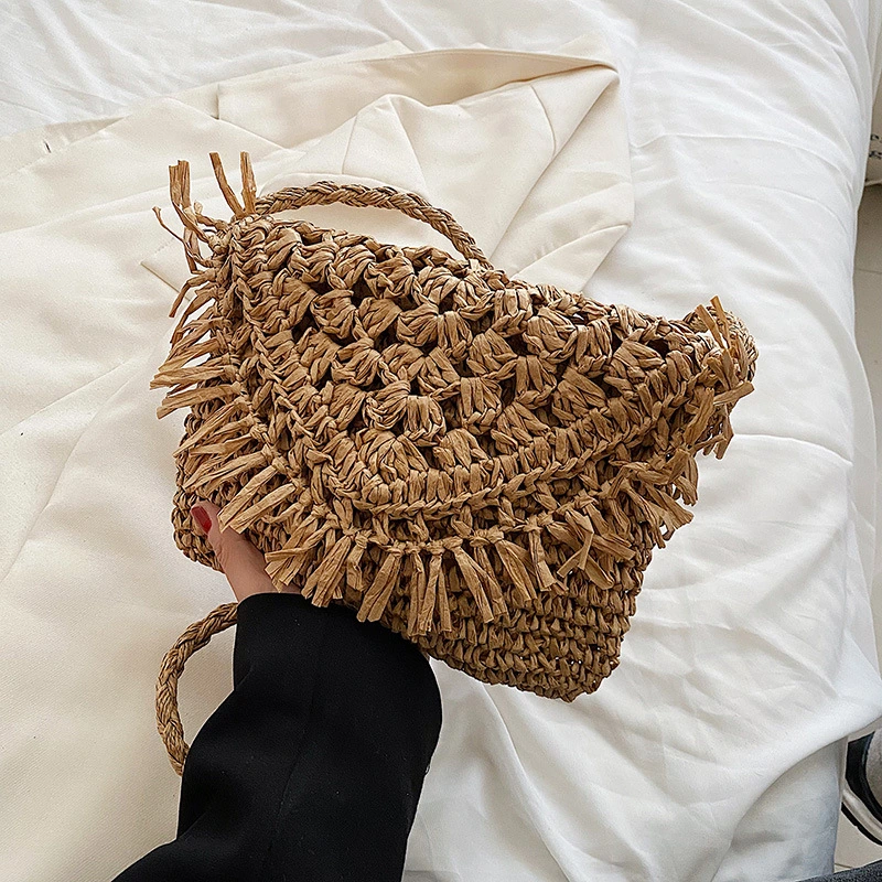 Simple and Fashionable Hand-Woven Straw Bag