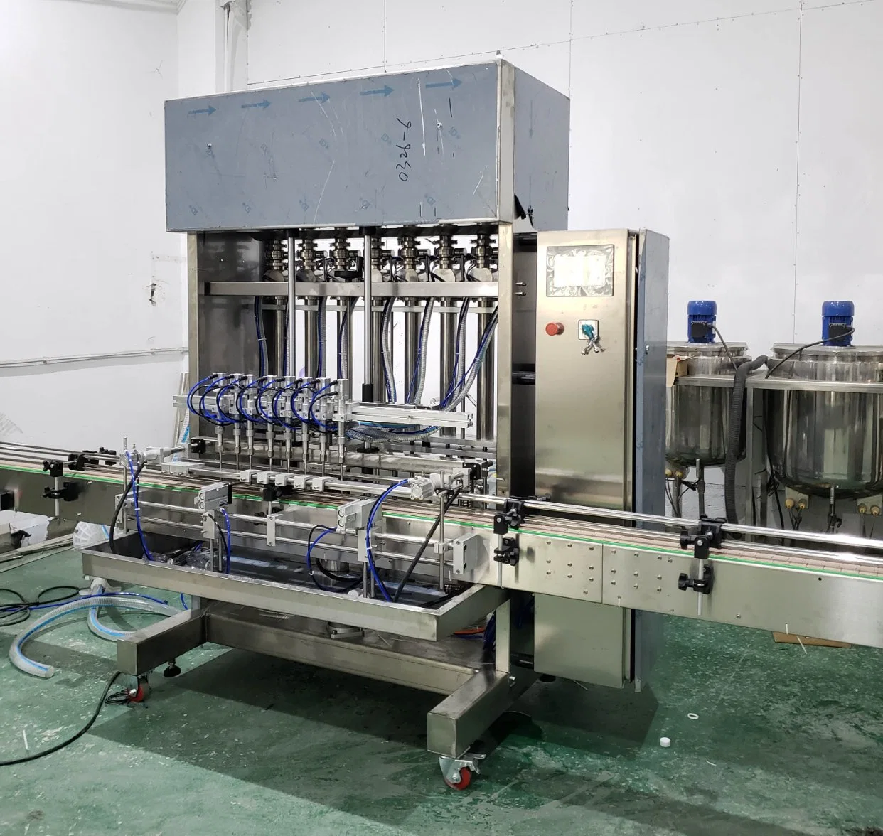 Round Flat Square Bottle Jar Filling Machine Liquid Soap Detergent Bleach Shower Gel Cream Filling Machine Filler