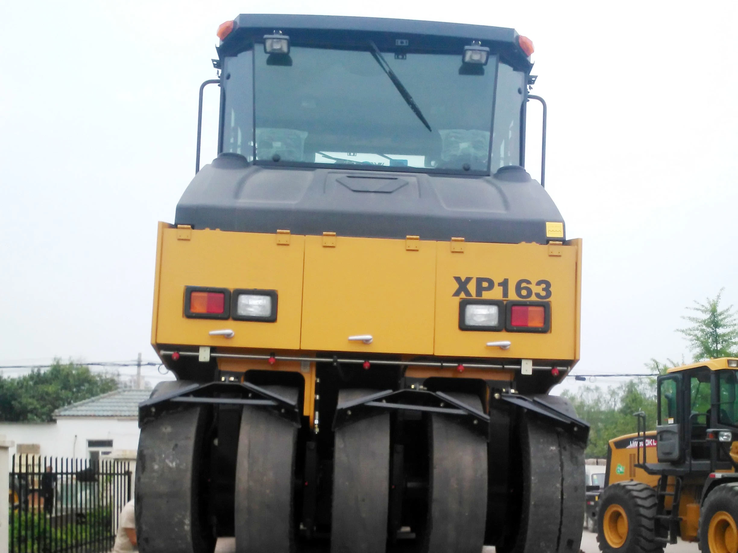 Los nuevos 16 Ton XP163 Rodillo neumático de carretera con ruedas con neumático de caucho