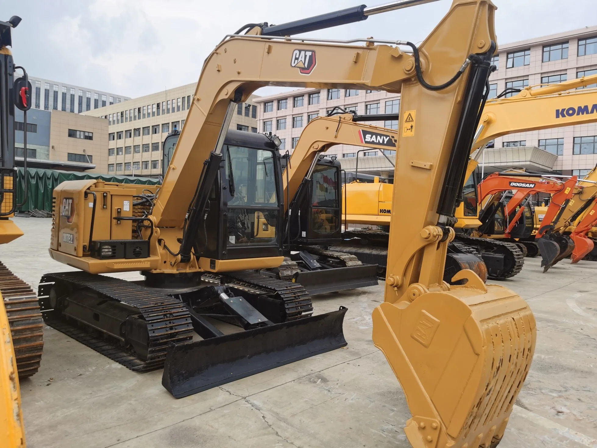 Hot Sale Used Mini Excavator Cat307e2 Customized Thumb Clip 7 Tons