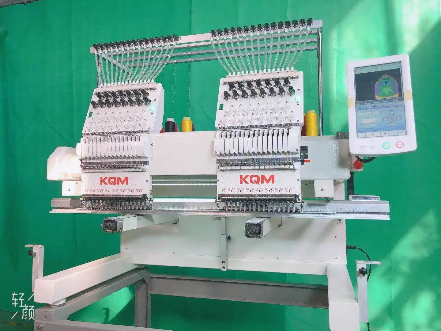 Two Hand Commercial Computerized Embroidery Machine for Cap Embroidery Machine and Sewing Machine