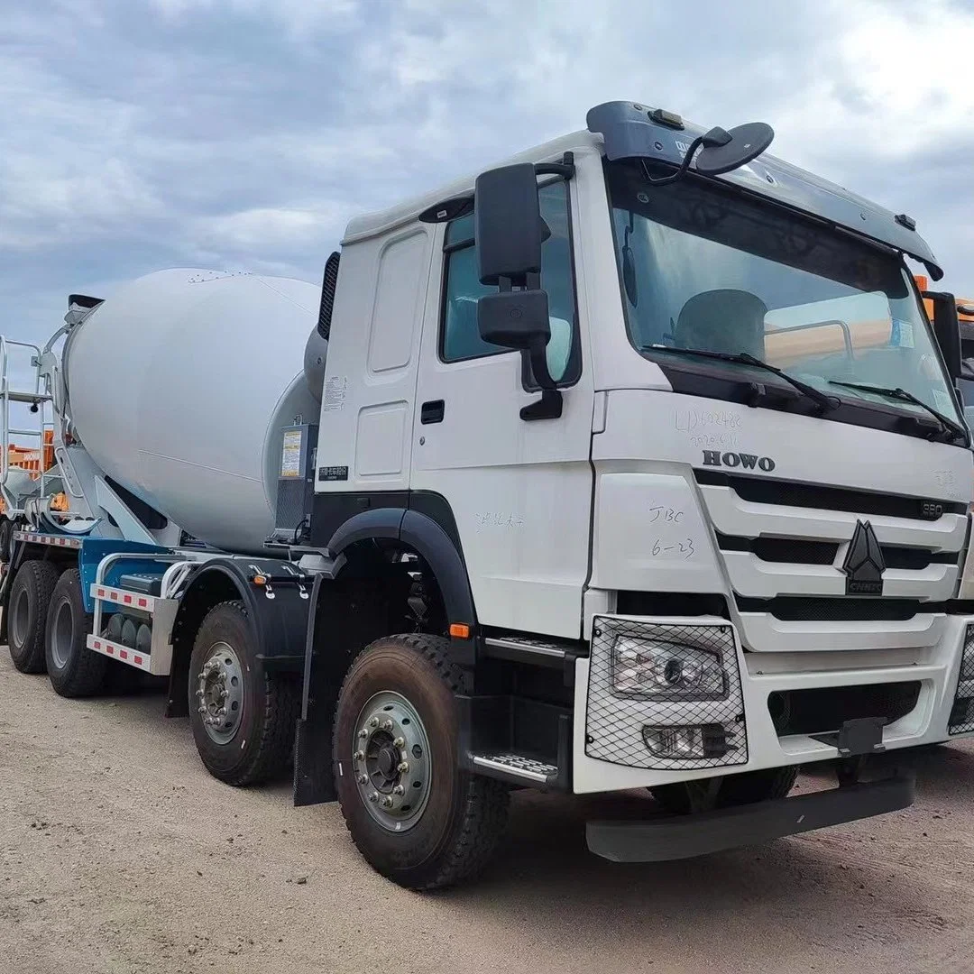 Sinotruk HOWO 6X4 8/10/12cbm Cement Mixer Truck