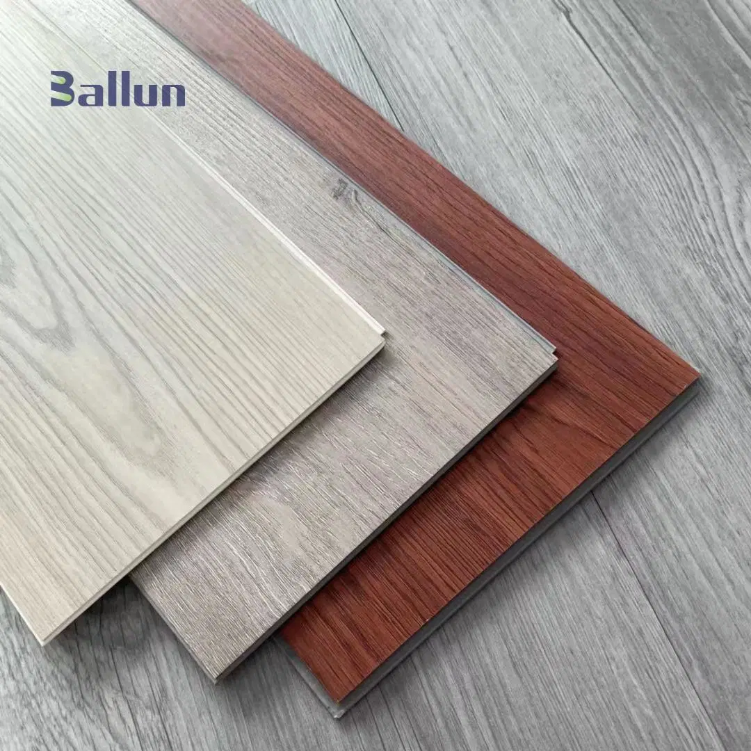 Plancher recouvert de vinyle en chêne rustique de SPC