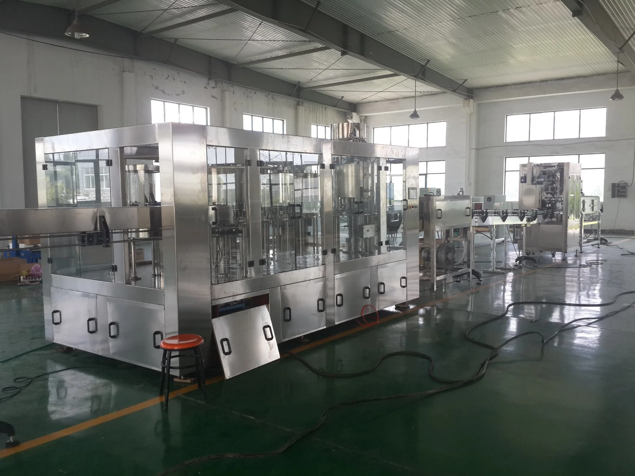 Flow Plastic Shouda Shanghai Tomato Paste Filling Water Bottling Line