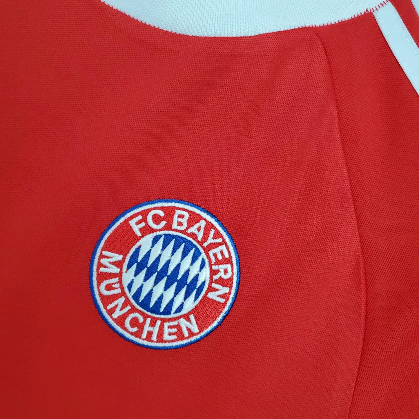 Wholesale Dropshipping Retro Soccer Shirt Bay-Ern Mun-Chen 2000/01 Home Jersey