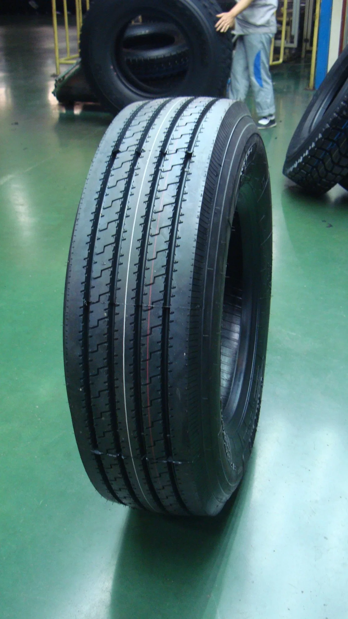 China barato neumático de camión 12r22.5 nuevos neumáticos radiales