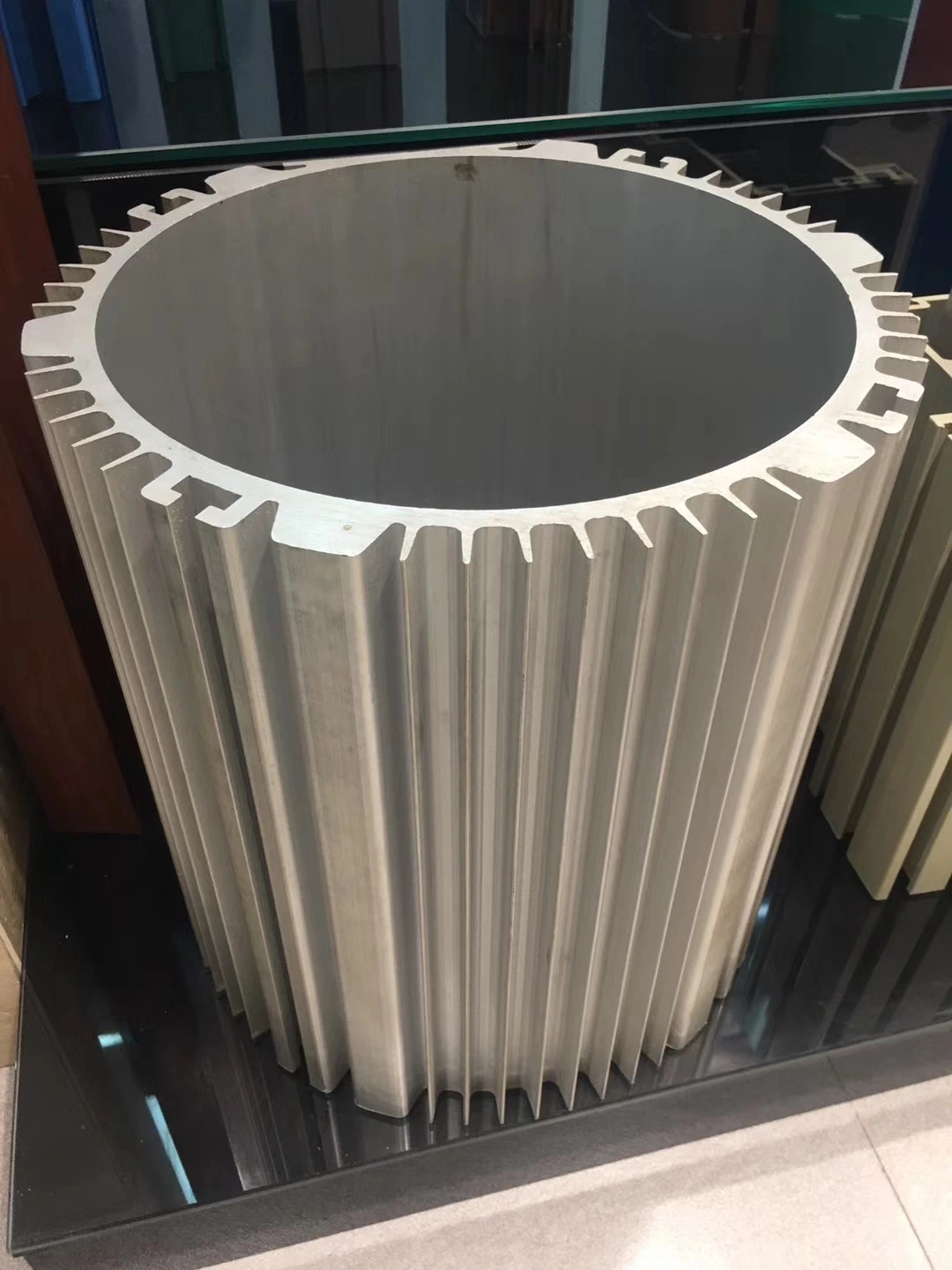 6063 T5 Series Large Section Aluminium Profile with Hard Anodic Oxidation