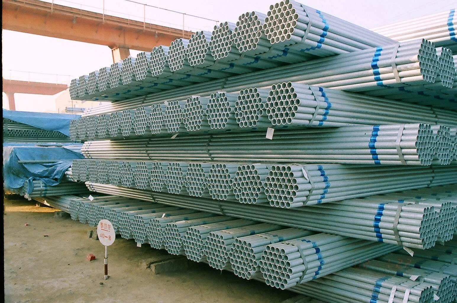 BS1387 ERW Hot Dipped Galvanized Steel Pipes with Coupling/HDP Pipe/Gal Pipe