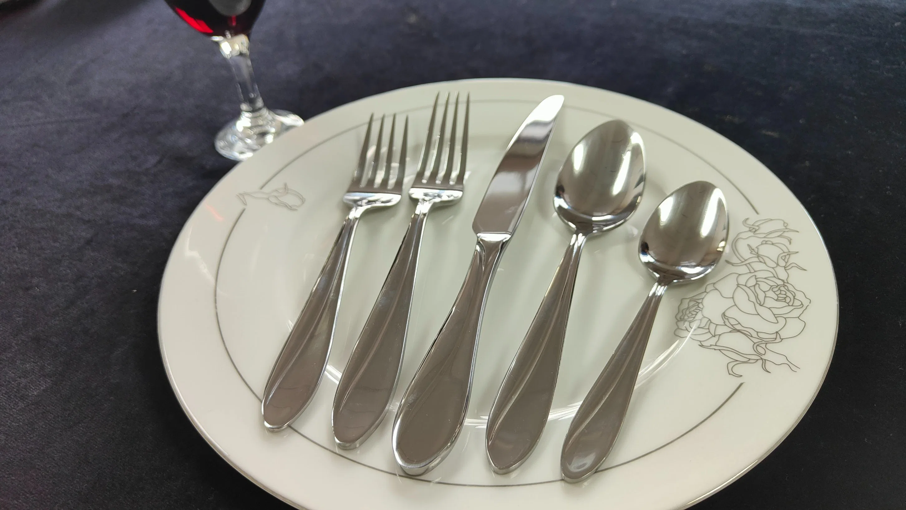 High Grade Stainless Steel Cutlery Set, Sand or Mirror