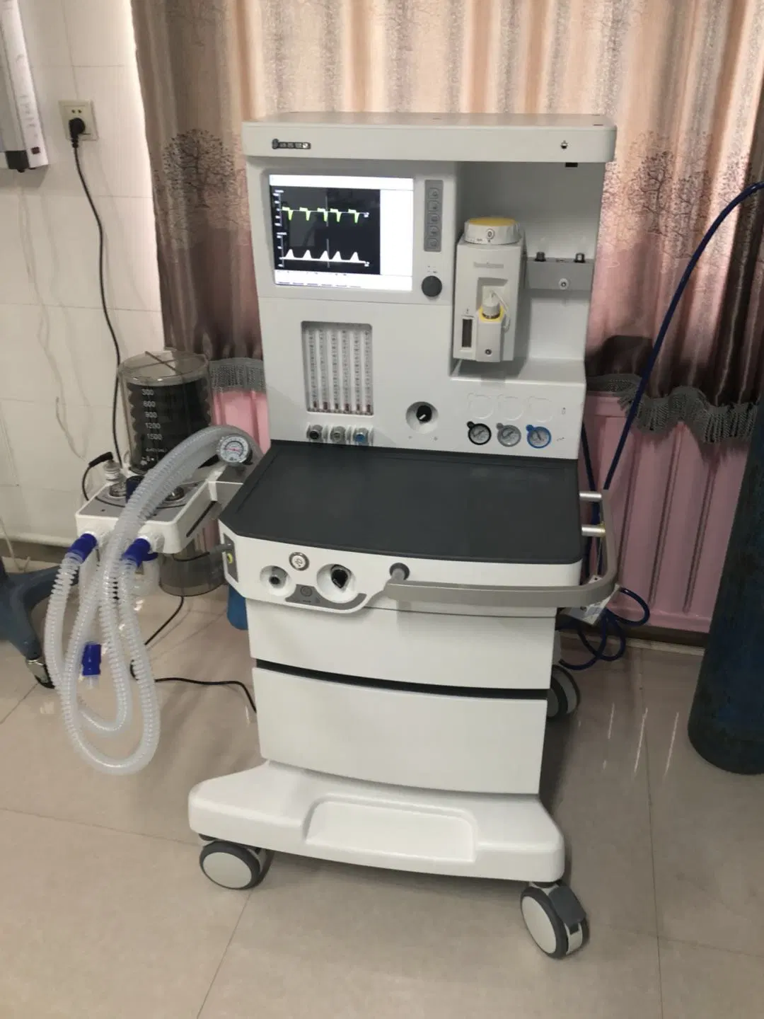 Adult / Pediatric Anesthesia Ventilator Machine New-Design