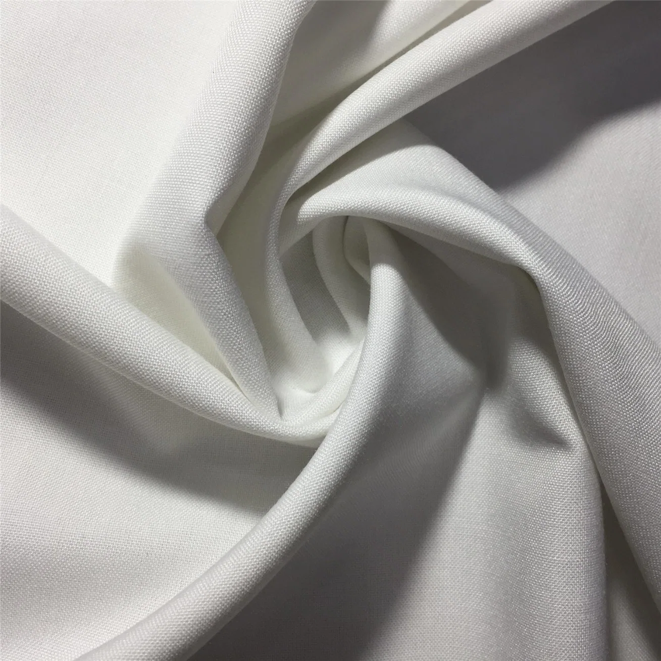 T/R65/35 Blended Woven 32/2 175GSM Poplin Plain Dyed Shirting Uniform Suit Fabric