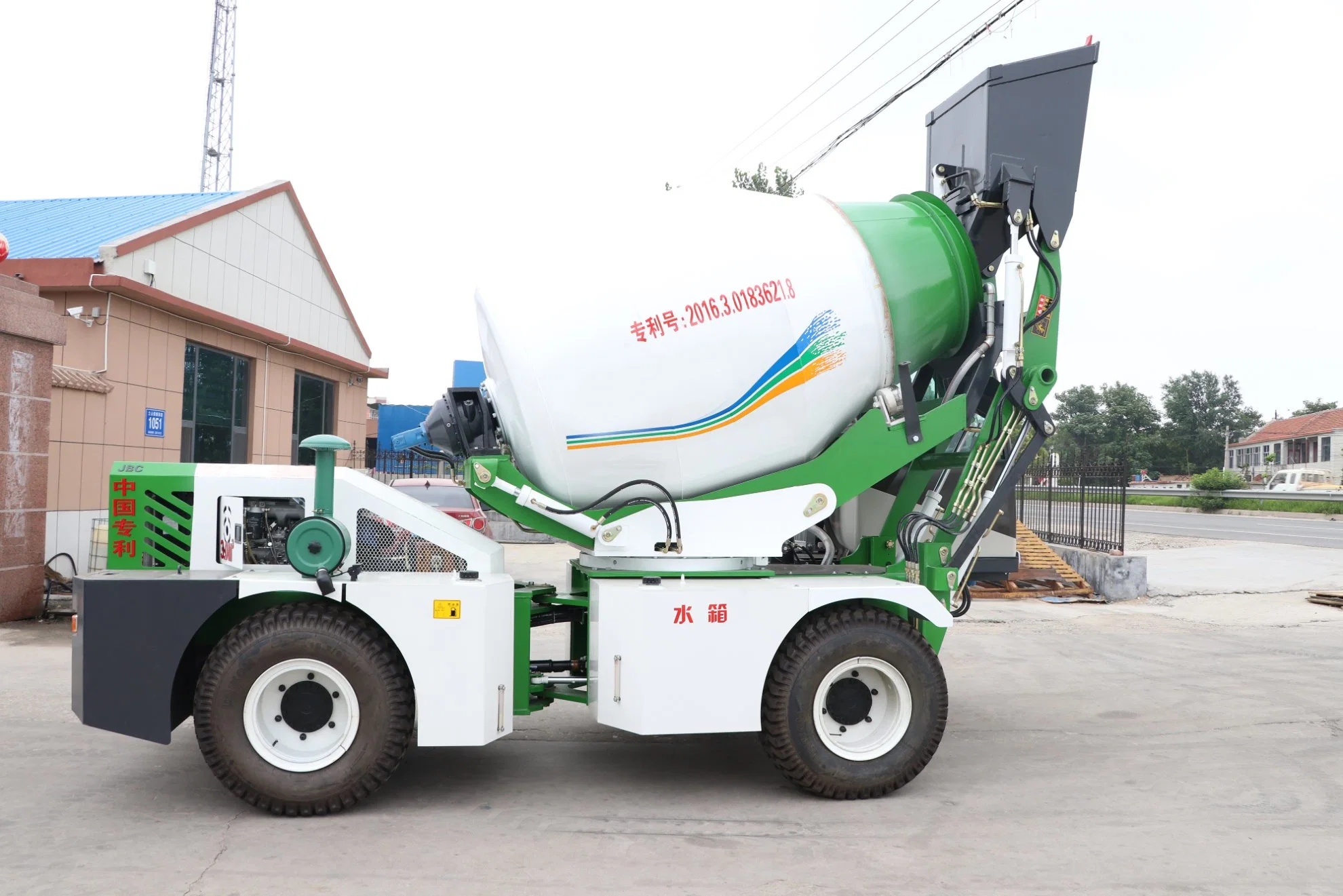 Concrete Mixing Machine Construction Machinery Self Loading Concrete Mixer