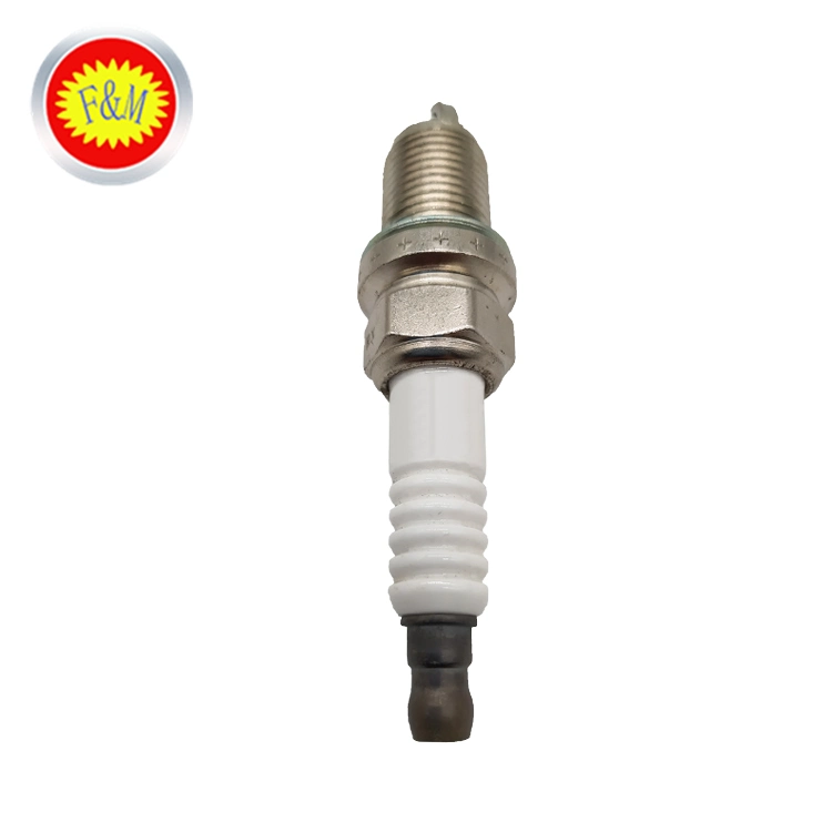 أجزاء المحرك مزدوجة Iridium Dilkar6a-11 Spark Plug 22401-Ja01b لنيسان