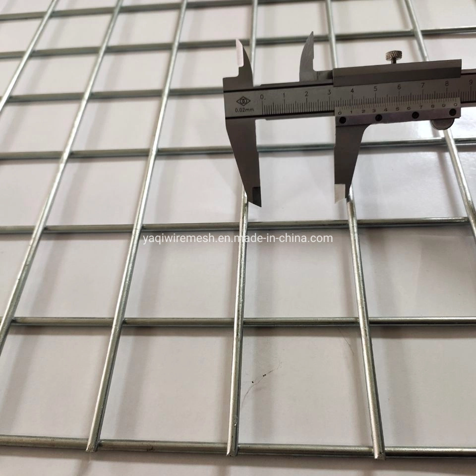 2 * 2 Verzinkt Geschweißte Drahtgitter-Panel-Konstruktion Stahldraht-Mesh Fenster