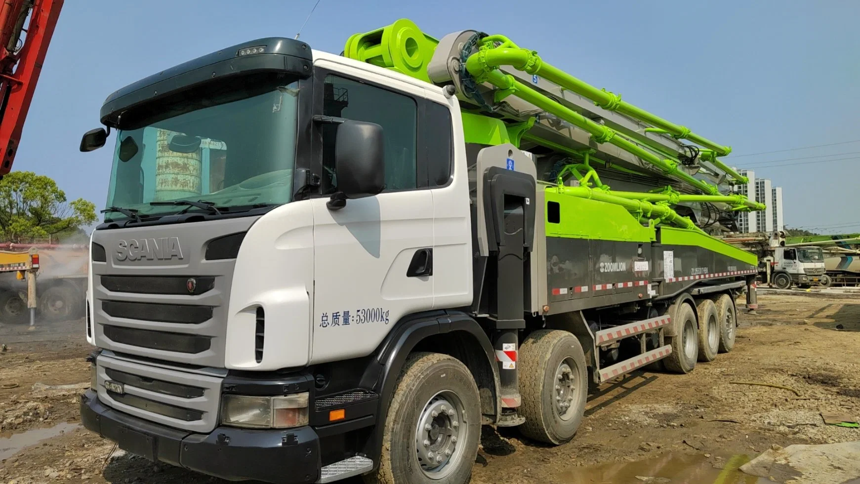 Highly Reliable Strong Pumping 2014 Zoomlion 63m Concrete Pump Used Heavy Equipments Infrusture Construction Machine