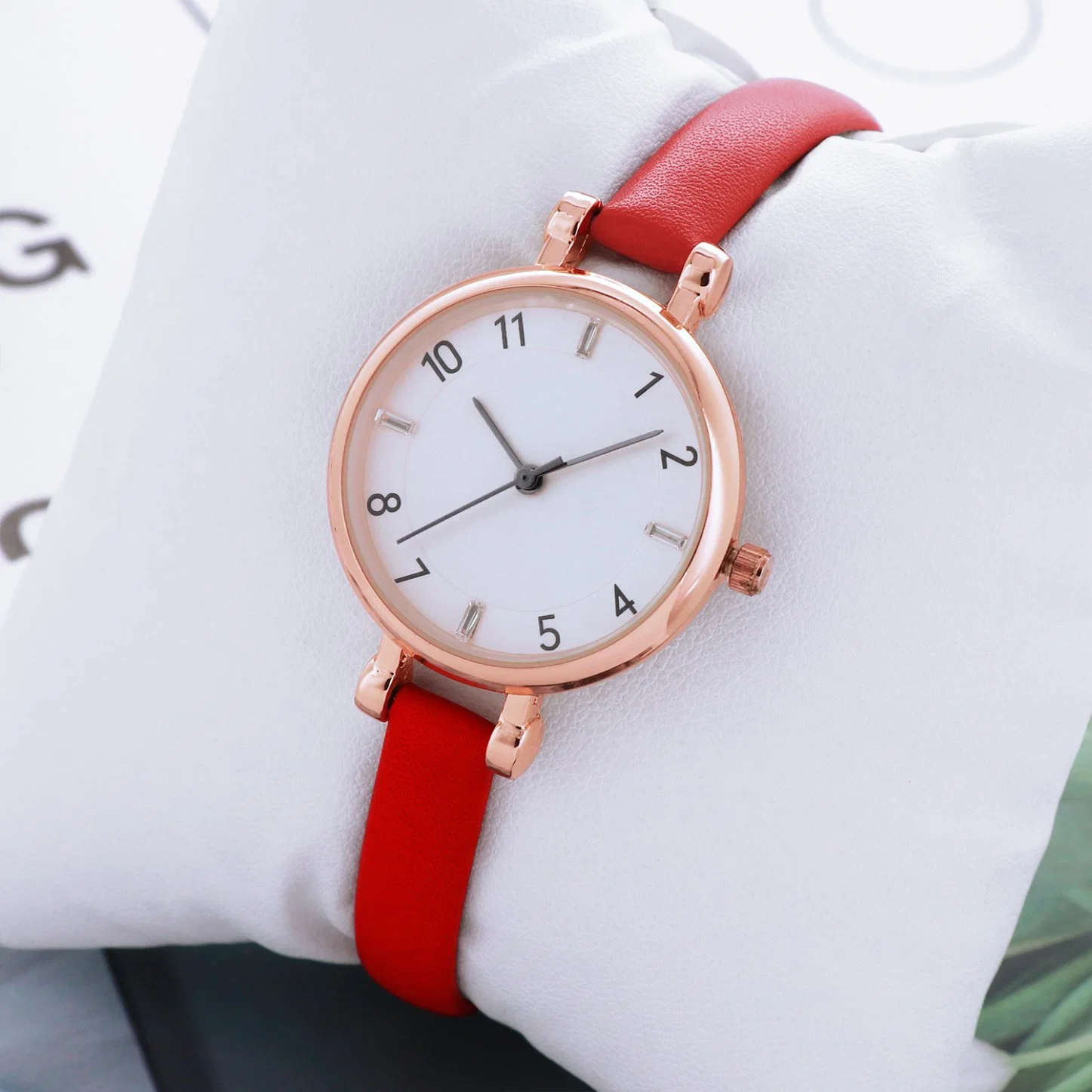 Lady ремешок из натуральной кожи Designer сплав моды запястья кварцевые часы
