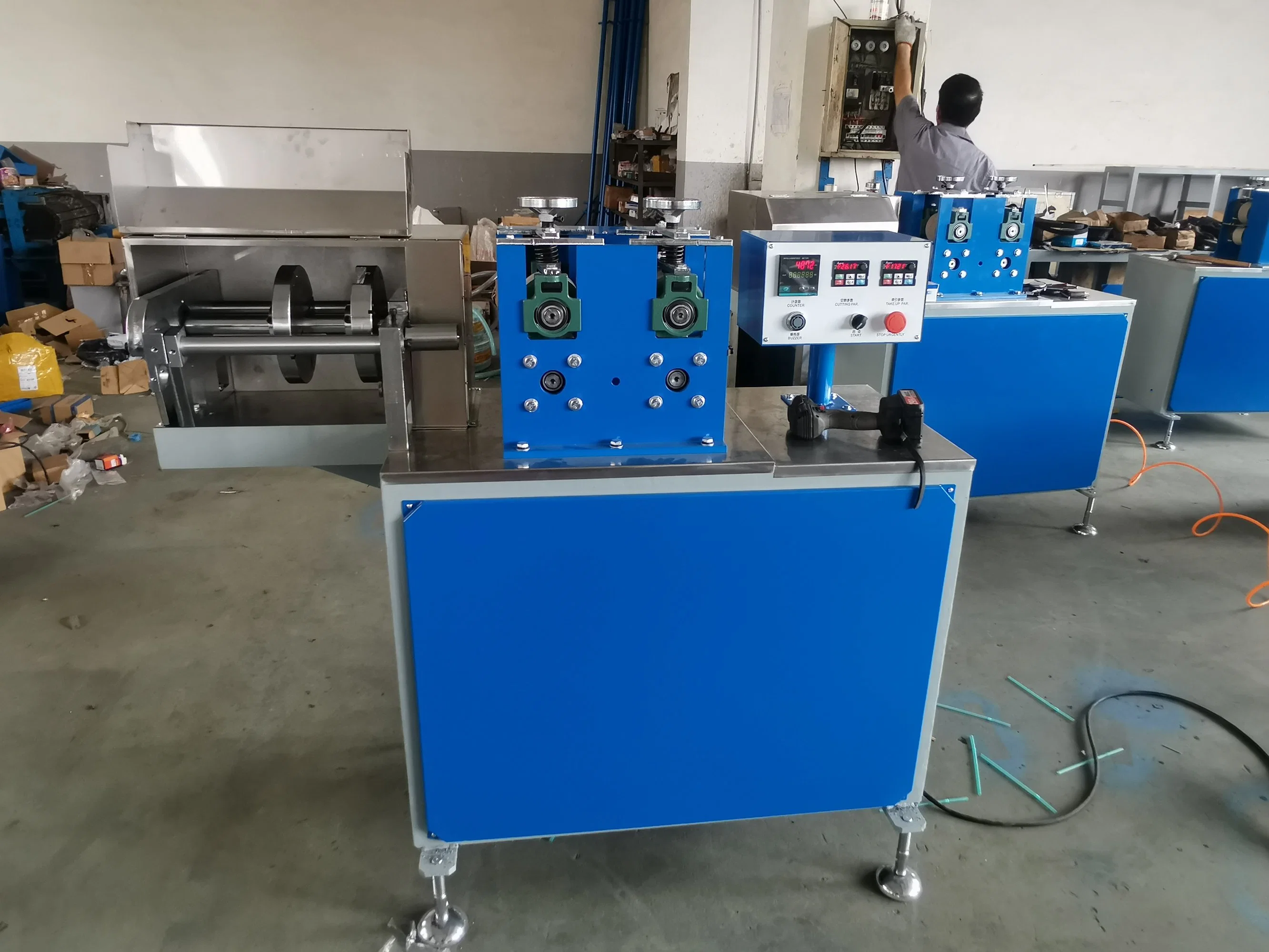 Automatic Candy Tube Drinking Straw Cutting and Making Machine