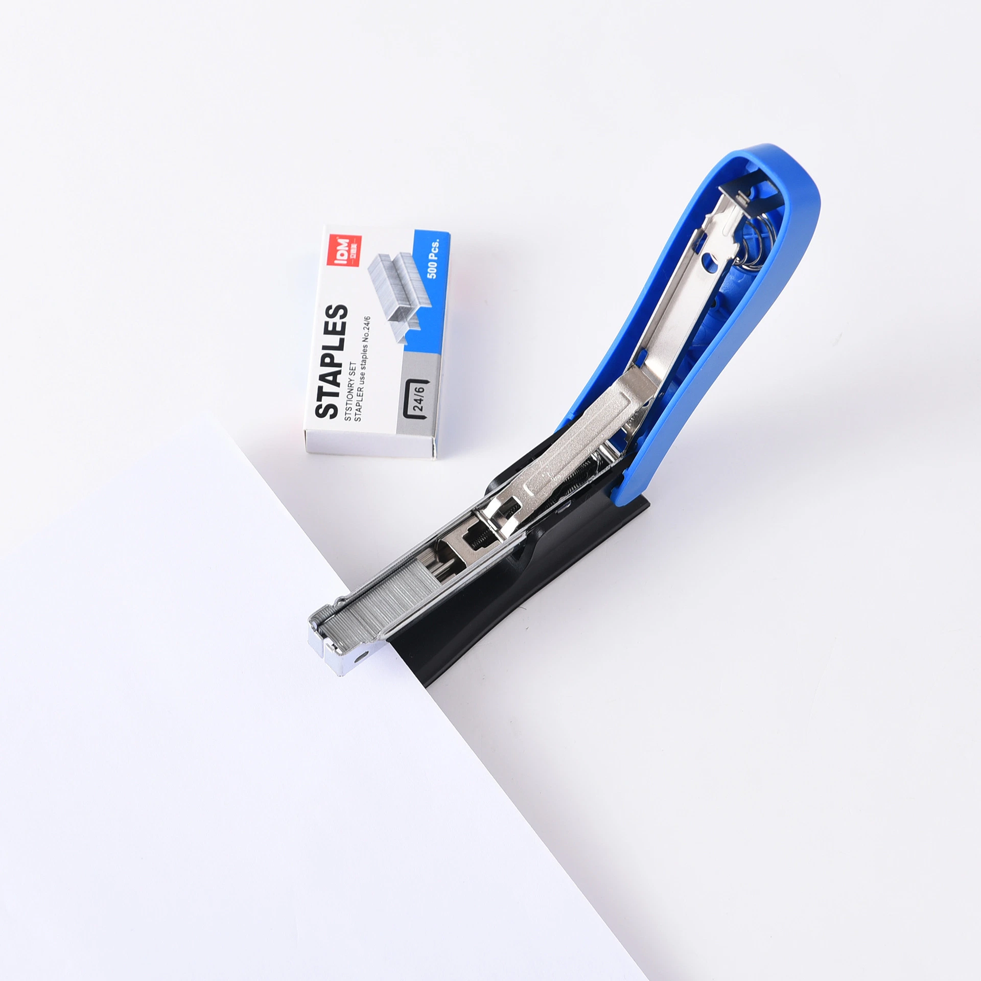 Stationery Set Color Stapler and Labor-Saving Staples Remover