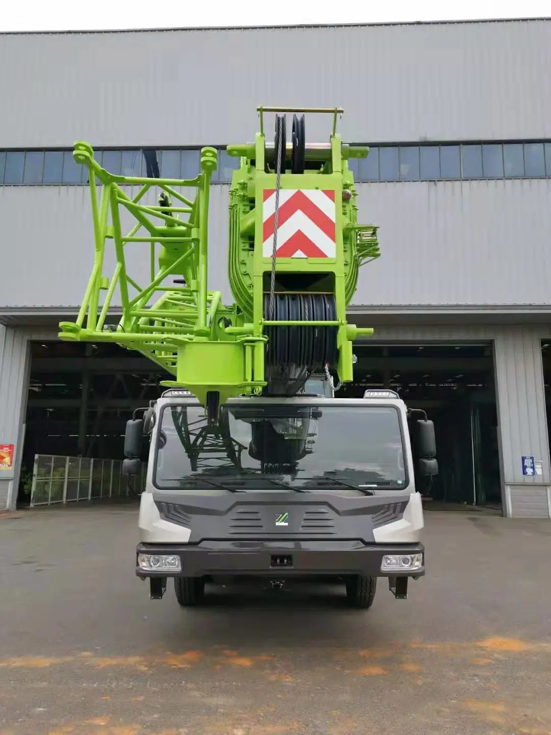 Famous Brand Zoomlion 35 Ton Heavy Duty Telescopic Boom Truck Crane Ztc350h with Weichai Engine