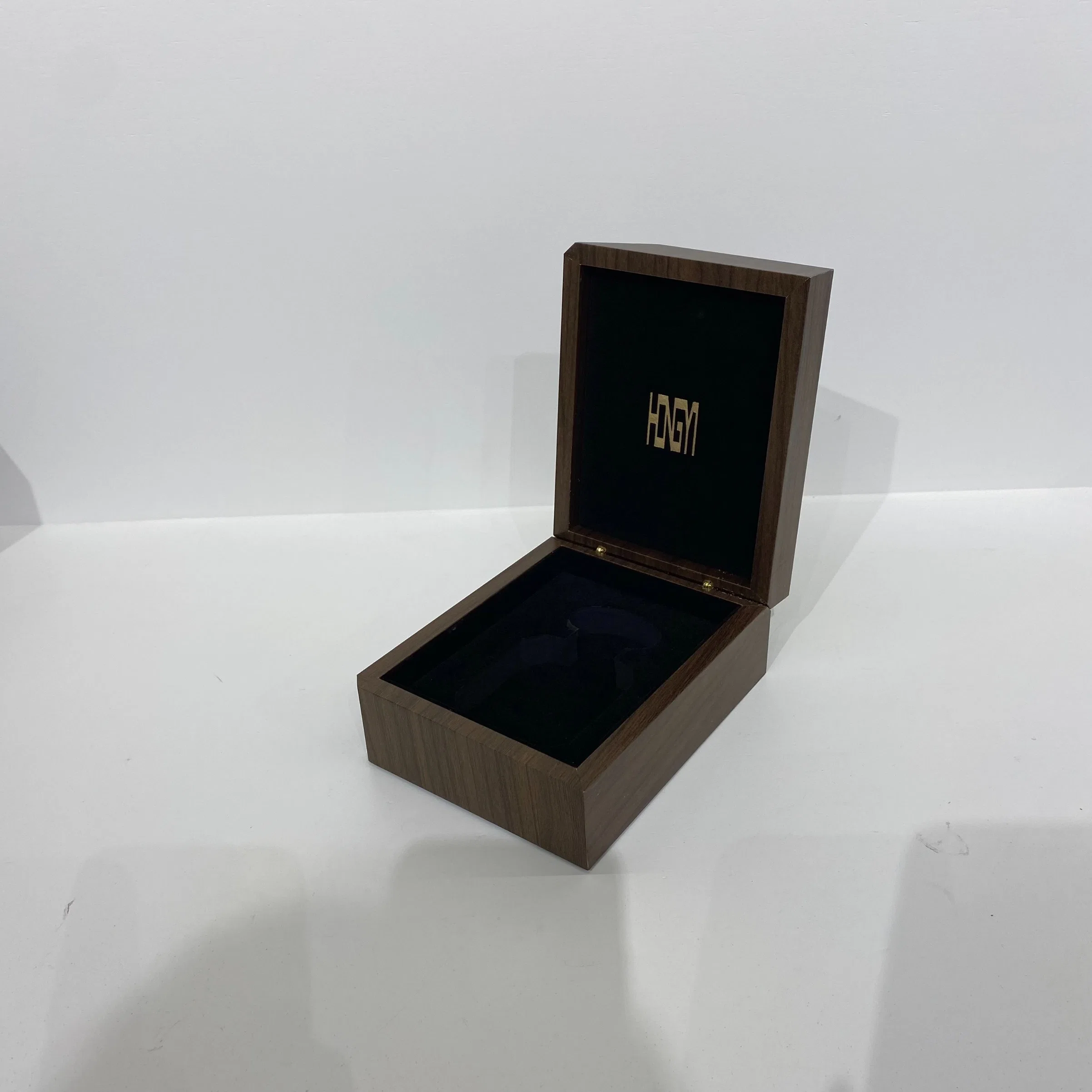 China Factory Gift Customized Packing Cake Jewelry Paper Wooden MDF Woodpackaging Gift Box for Costometic Food Wine Hair Perfume Watch Chocolate Clothes Garment