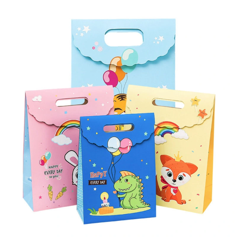 Full Customization Factory Wholesale/Supplier Christmas Bag White Cardboard Cute Packaging Festival Bag Classic Christmas Paper Bags for Gift