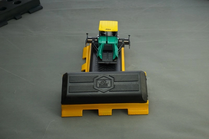 300mm Rubber Pads with Steel Base-Plate Rubber Track Pads for RP602