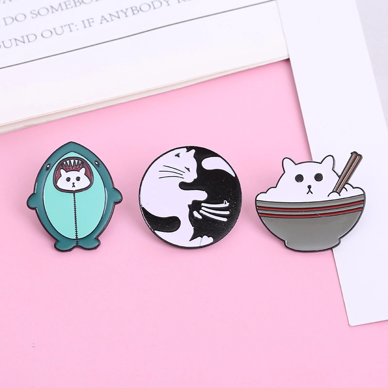 Wholesale/Supplier Custom Logo Cartoon Animals Cute Little Bowl Space Round Yin and Yang Cat Accessories Gifts Alloy Metal Hard Soft Brooch Enamel Badge Lapel Pin