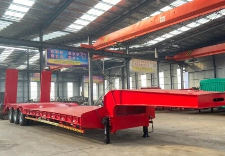 Anton&prime; S Main Frame Is Made, in The New Shaft, Low Flat-Panel Semi-Trailer