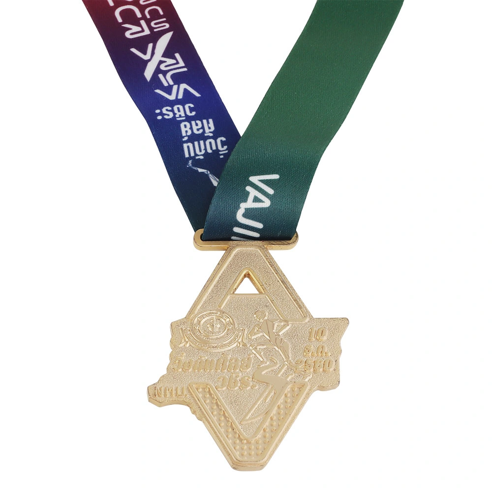 China OEM Factory Custom Made Gold Plated Metal Alloy Craft Medal Manufacturer Customized Award Insignia Bespoke Wholesale/Supplier Sandblasted Souvenir Medallion